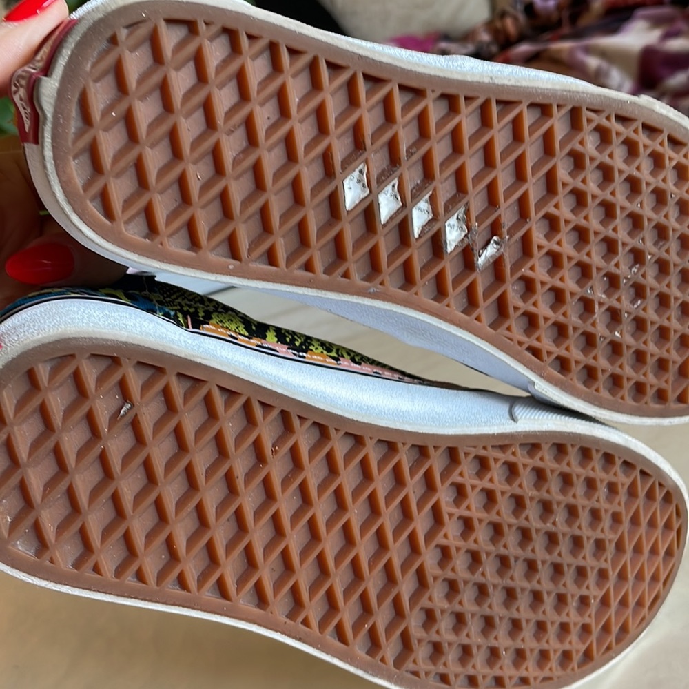 Brand New Limited Edition Vans From Unknown - image 6